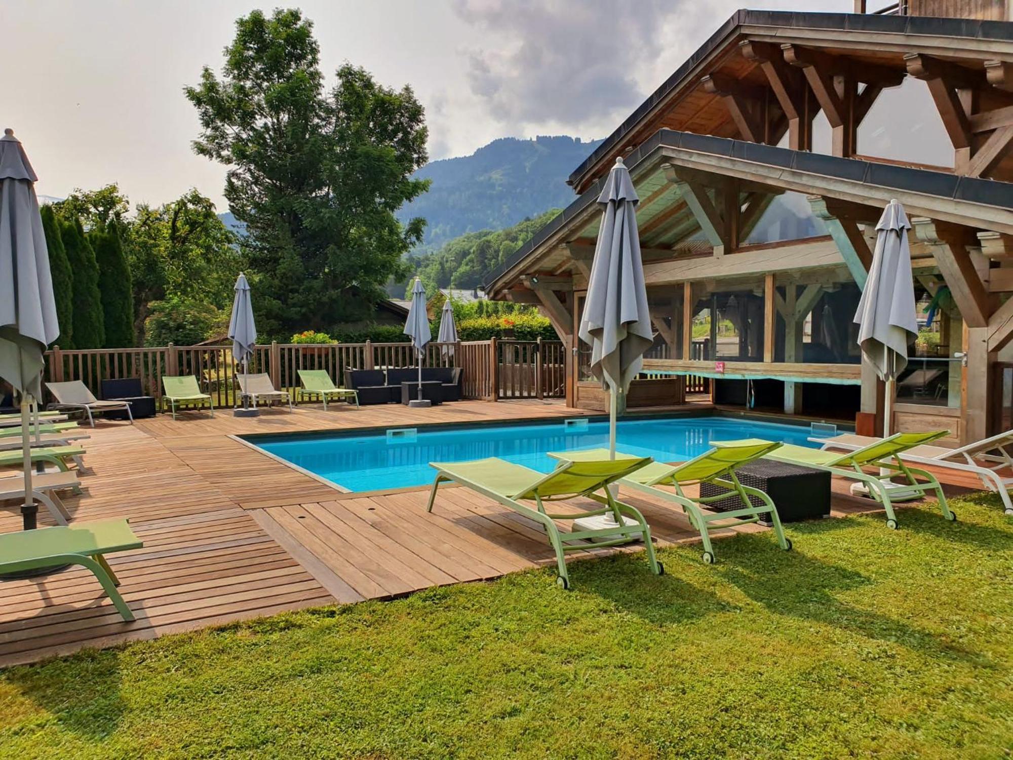 Hotel-Spa Le Morillon Charme&Caractère Esterno foto