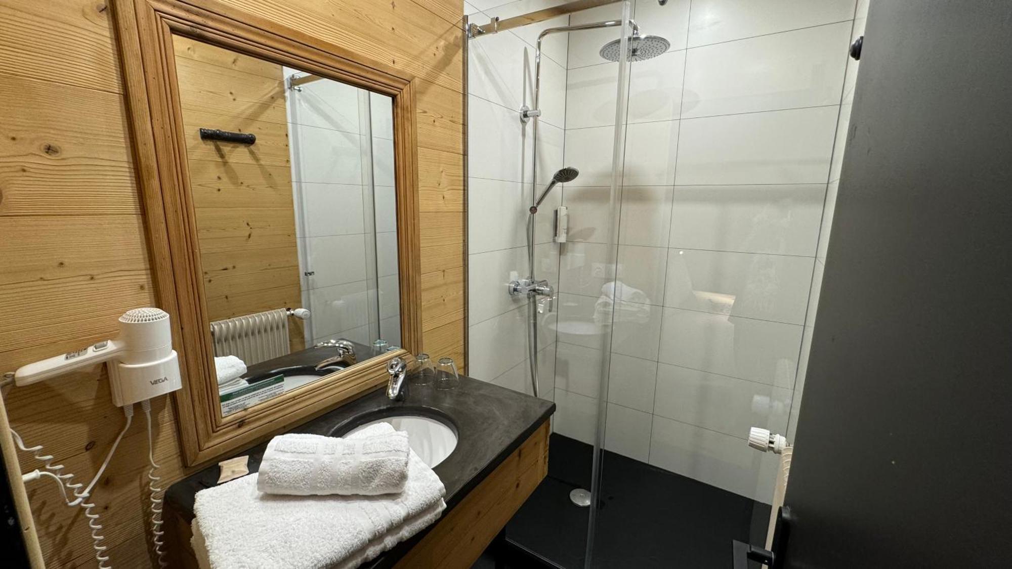 Hotel-Spa Le Morillon Charme&Caractère Esterno foto